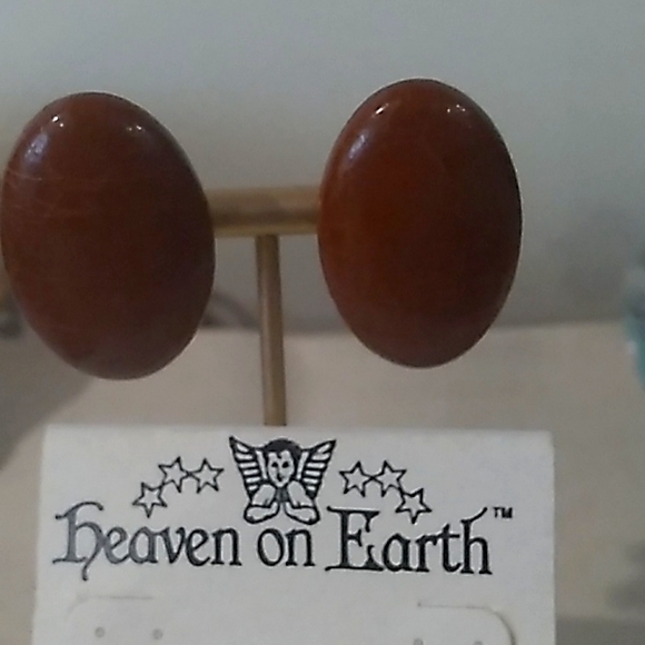 VINTAGE Earrings / Heaven on Earth Wooden Stud Earrings Pierced NEW on Card - Picture 2 of 11